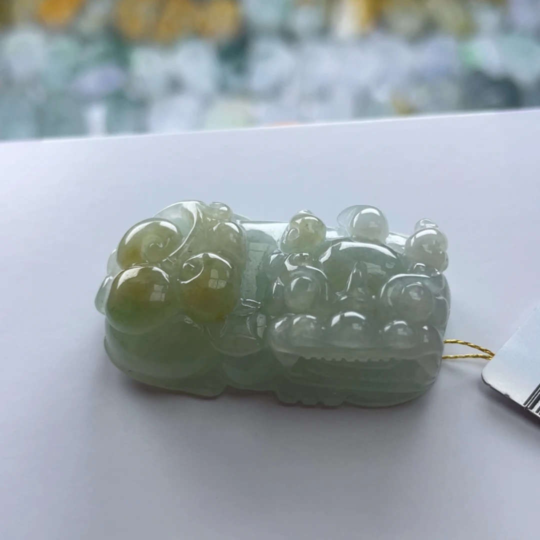 翡翠未镶嵌颈饰貔貅