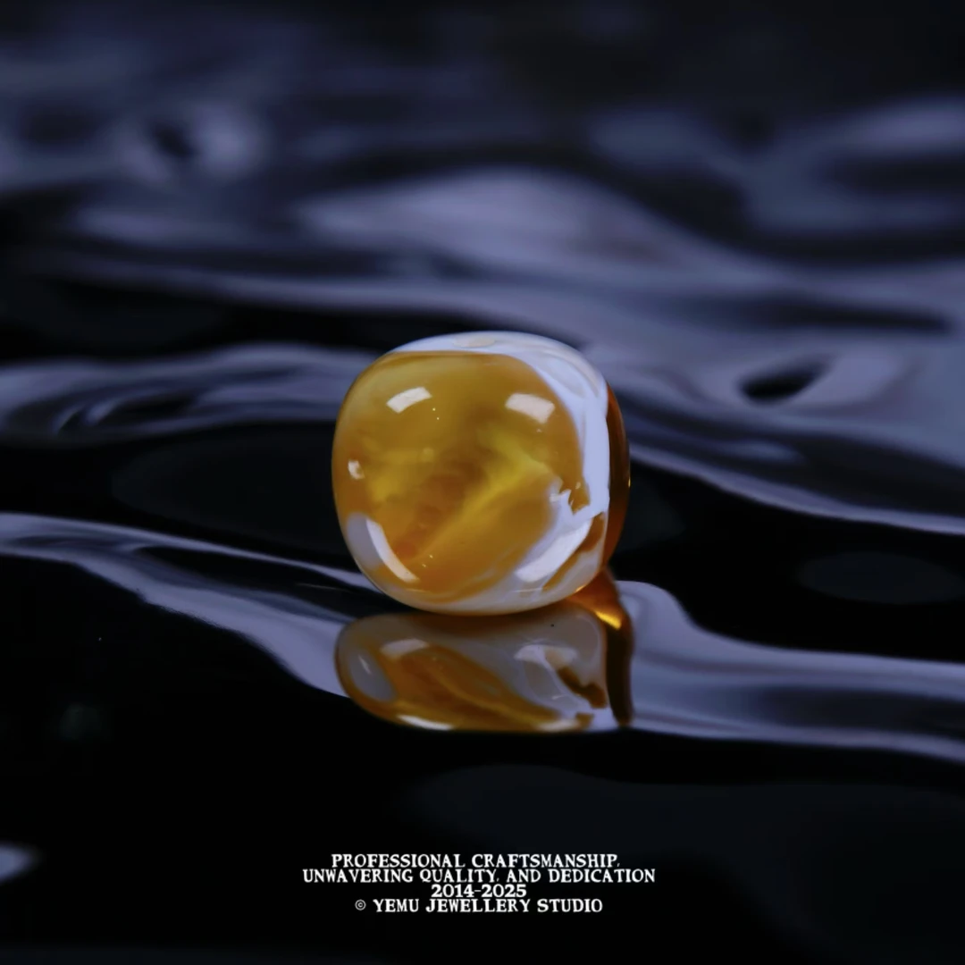 D11（10.1mm)10毫米双色橘底漆白溶洞老型 一物一拍 天然俄料蜜蜡