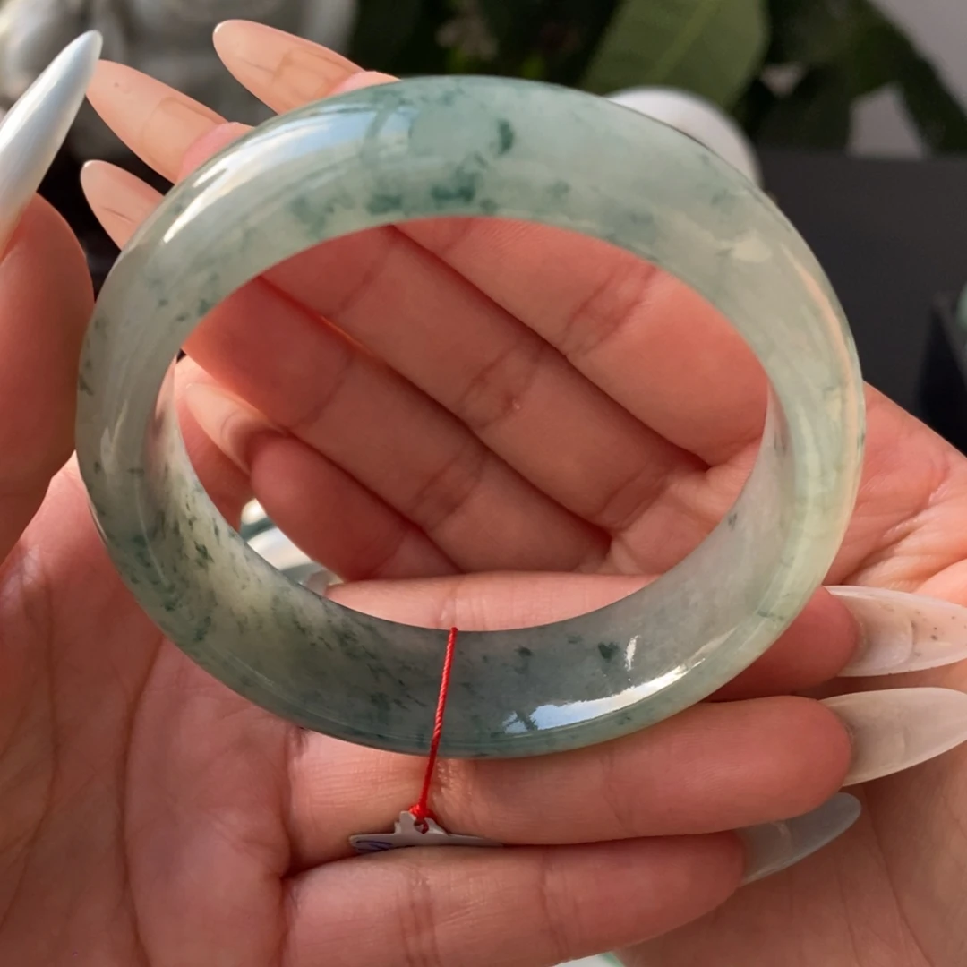 翡翠手镯未镶嵌天然