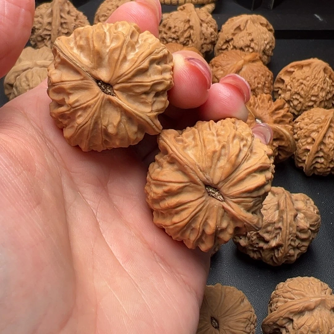 文玩核桃吊坠o****o金牛37雅