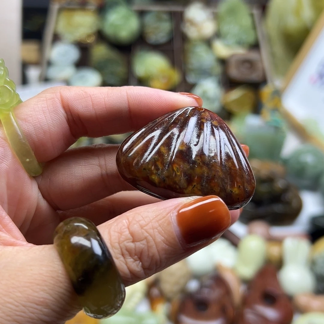 K***o岫岩河磨玉（透闪石质玉）未镶嵌颈饰挂坠