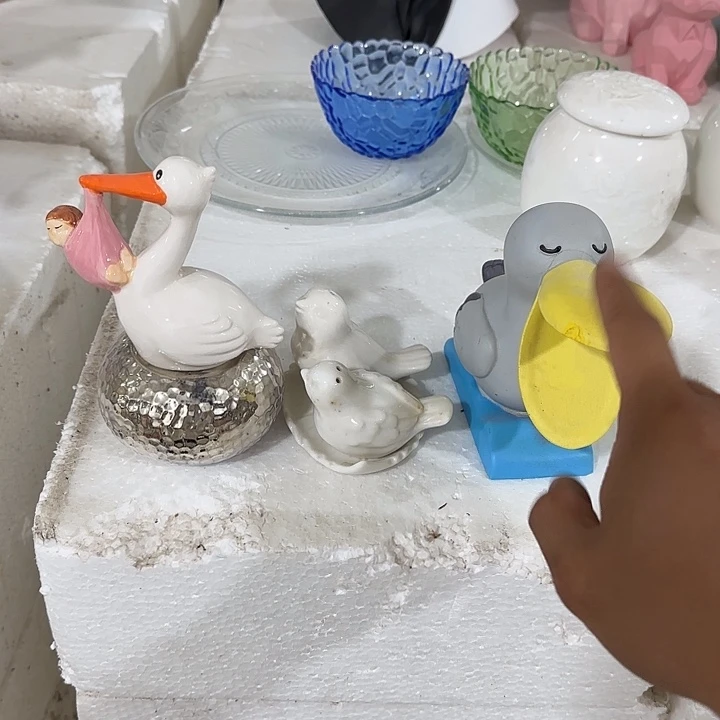 L***n树脂摆件哈哈哈哈