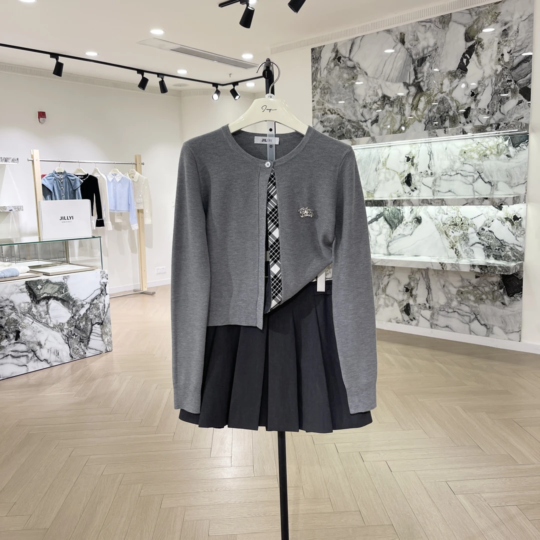 JILLYI珠海店【钻石小战马】+【陨石灰】两色格子内衬针织开衫+灰色半