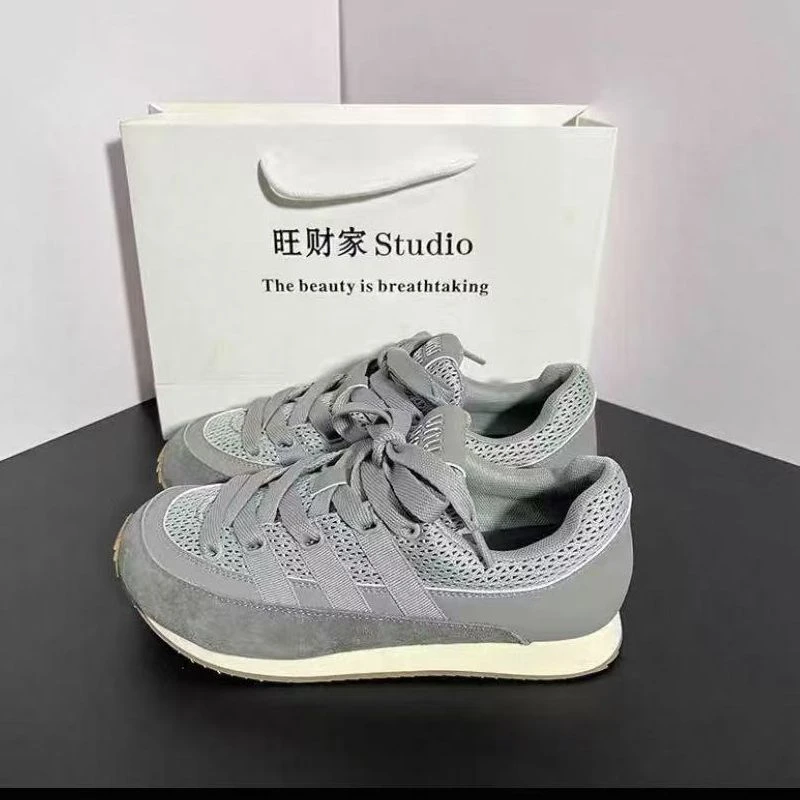 (鲨鱼面包)2025新款真皮软底厚底德训运动休闲鞋5K7-6506