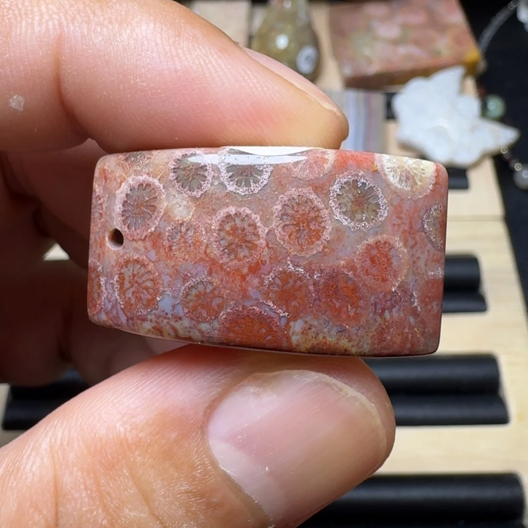 未镶嵌纯天然色有机玉石保真色硅化玉