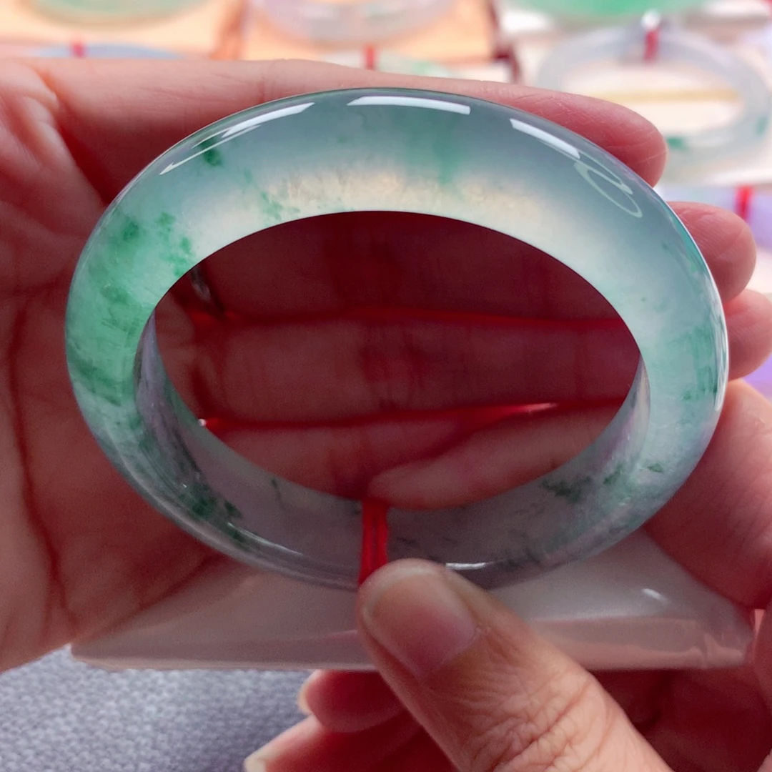 翡翠未镶嵌手镯53.3新货高冰玻蓝钢飘花毕业珠宝感A