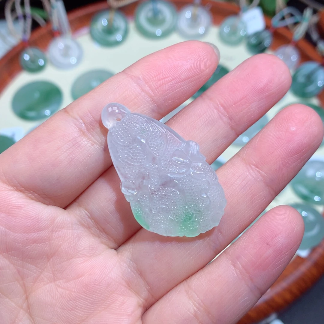 翡翠未镶嵌颈饰翡翠吊坠67