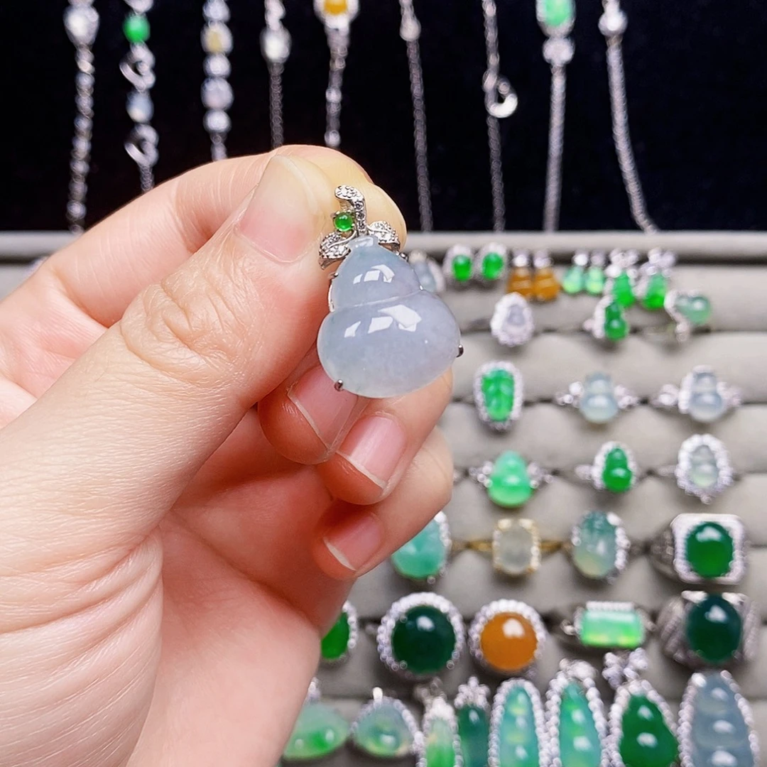 翡翠银S925镶嵌颈饰葫芦