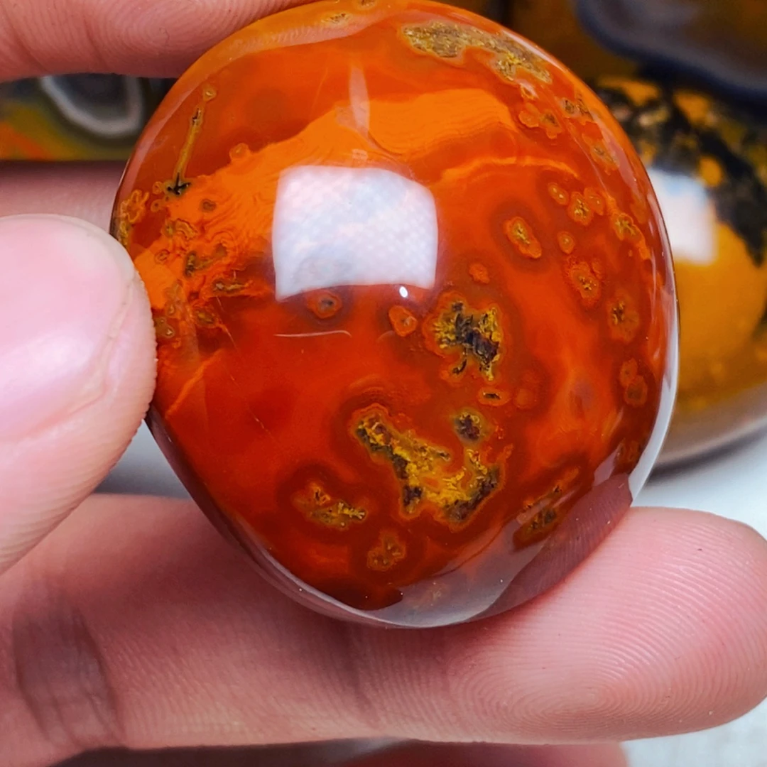 李***发玛瑙/玉髓未镶嵌颈饰