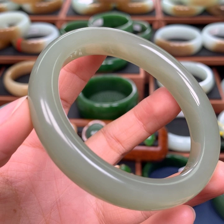 和田玉手镯未镶嵌59