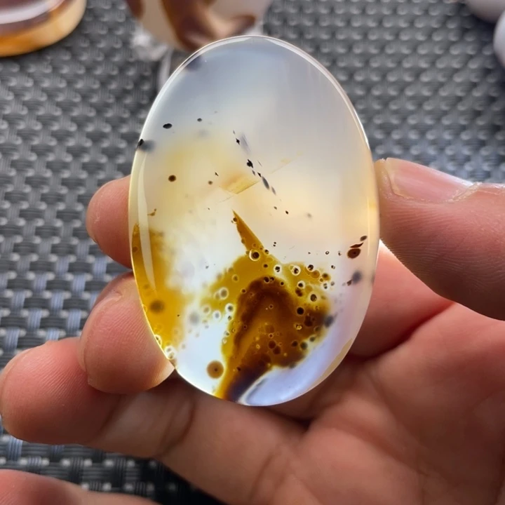 未镶嵌颈饰玛瑙/玉髓奔**明