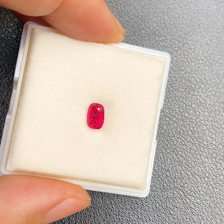 尖晶石裸石绝地武士1.04克拉