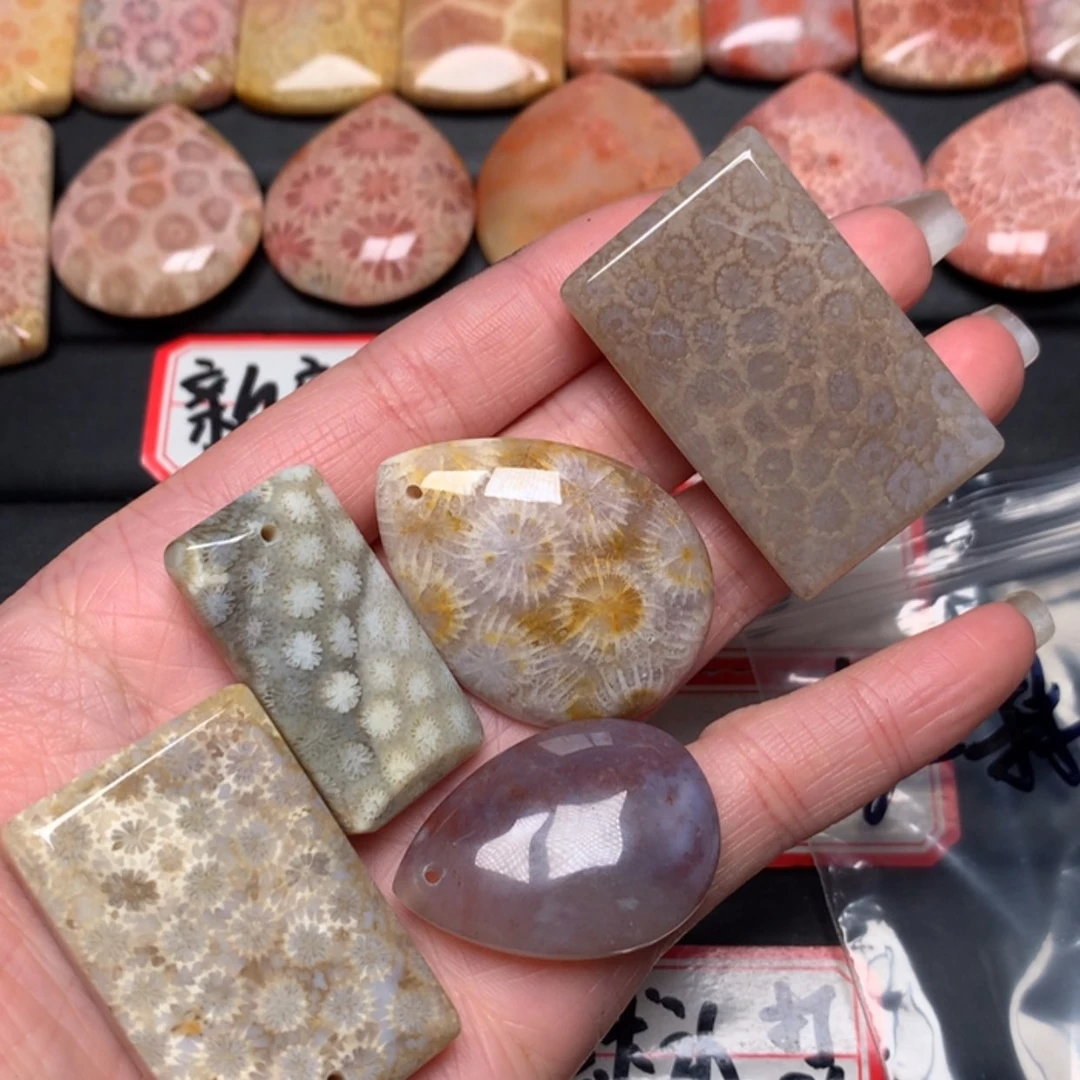 【闪购商品】硅化玉颈饰未镶嵌久*