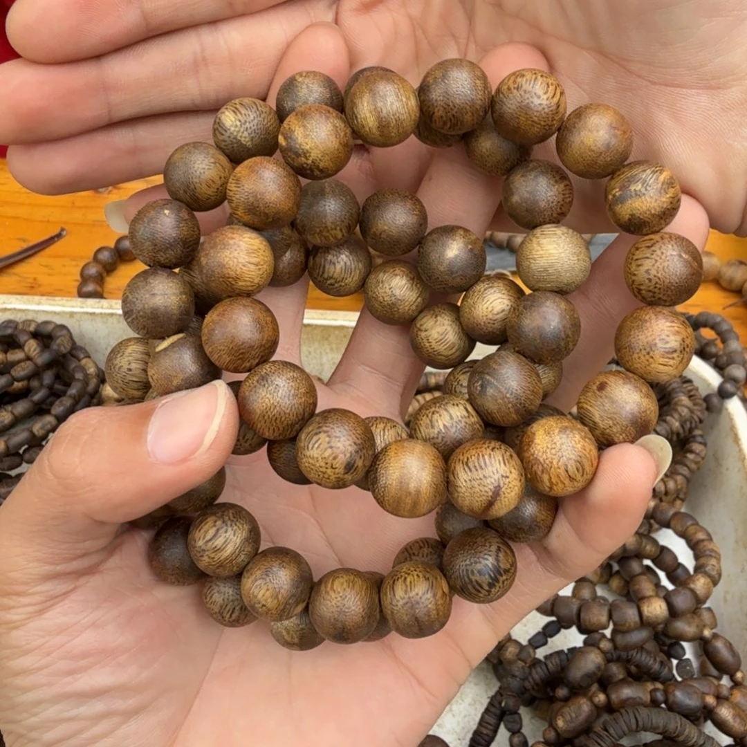 沉香手串单圈1.3乌身13克多样性发一