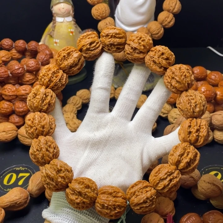 文玩核桃手串灯笼