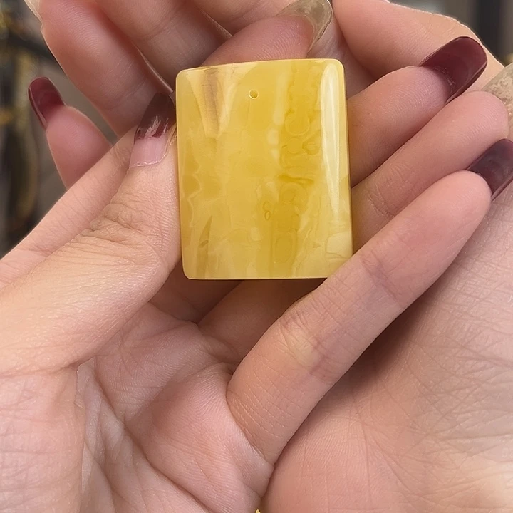 裸石琥珀未镶嵌无事牌10.5g