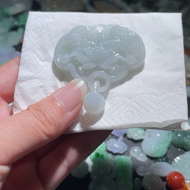 颈饰未镶嵌翡翠天