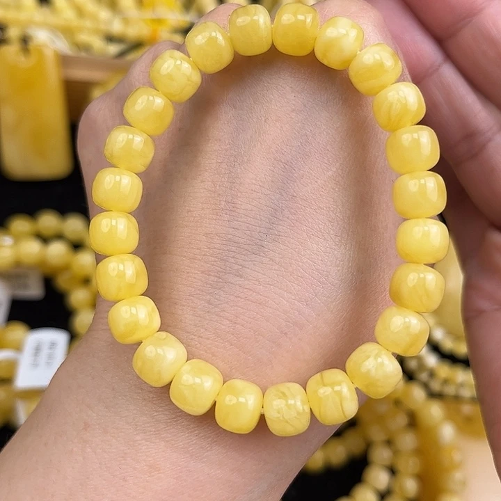 琥珀未镶嵌颈饰琥珀