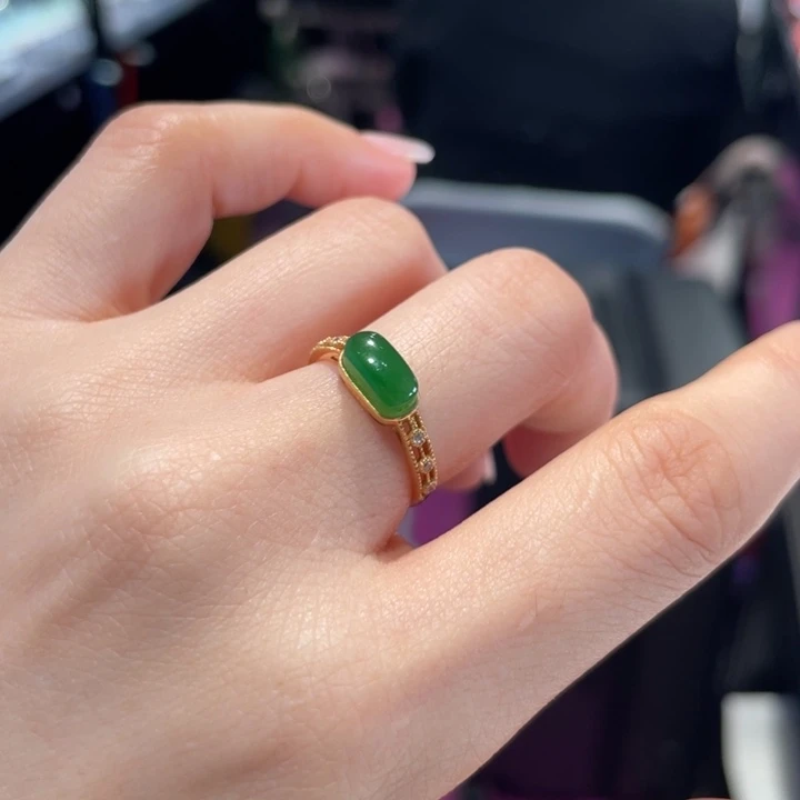 和田玉18K金镶嵌戒指