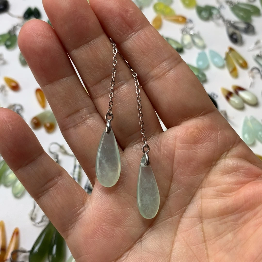 蛇纹石玉未镶嵌耳环