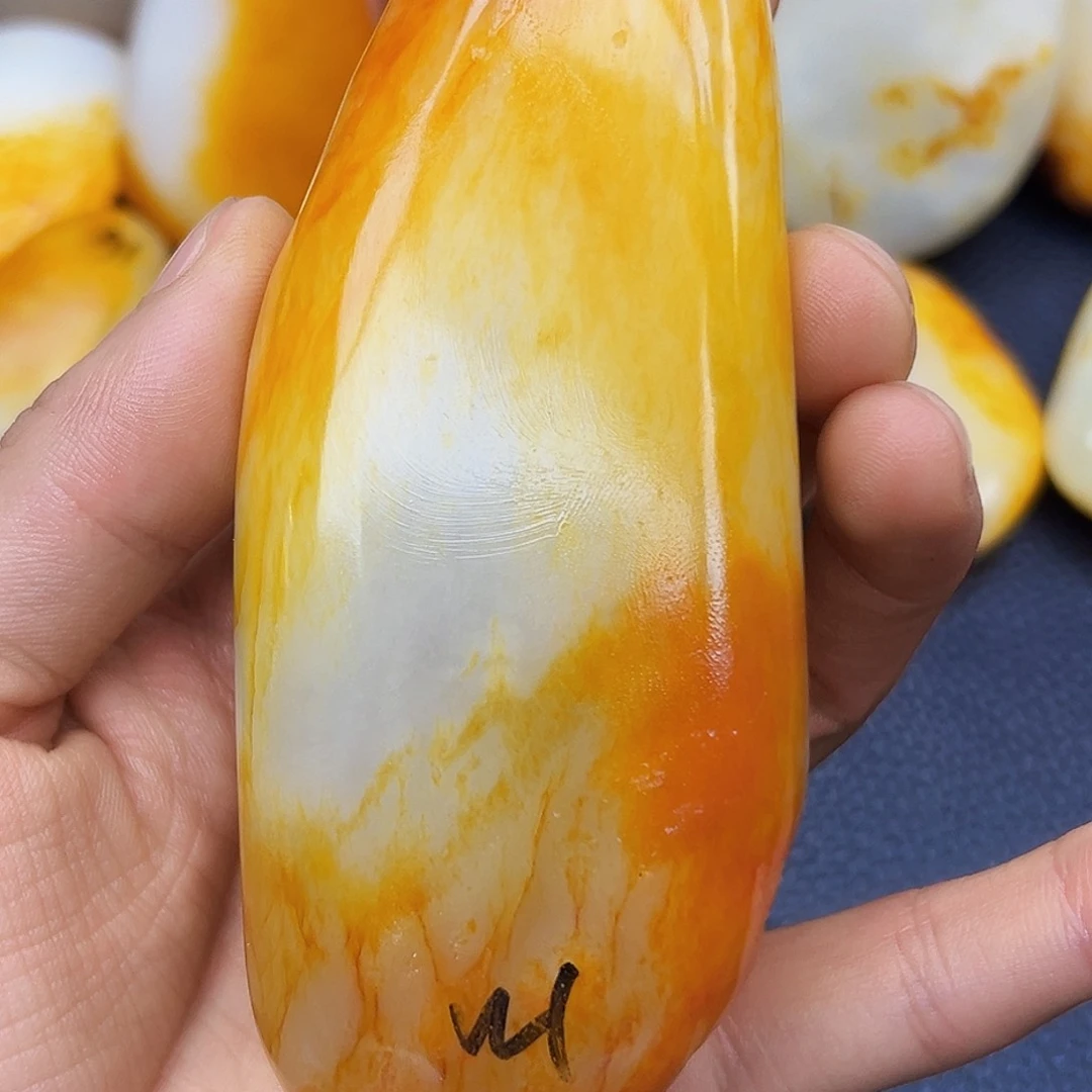 和田玉未镶嵌珠宝奇石