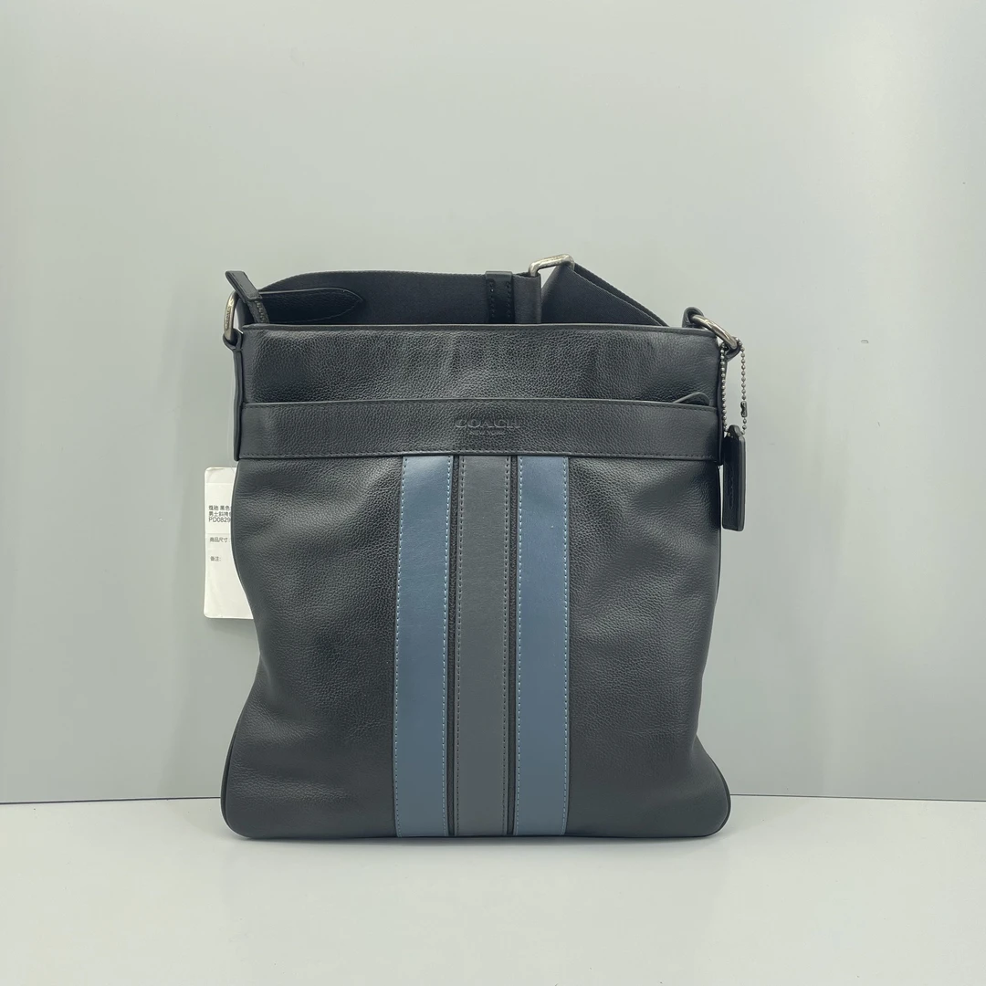 90新 COACH/蔻驰 黑色条纹男士斜挎包27*29*1cmE040412