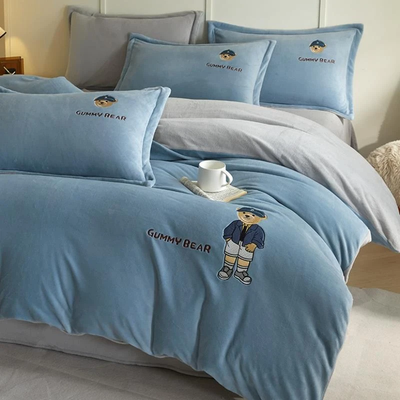 2025新款小熊卡通刺绣牛奶绒四件套冬季珊瑚绒加厚床单加绒被套罩