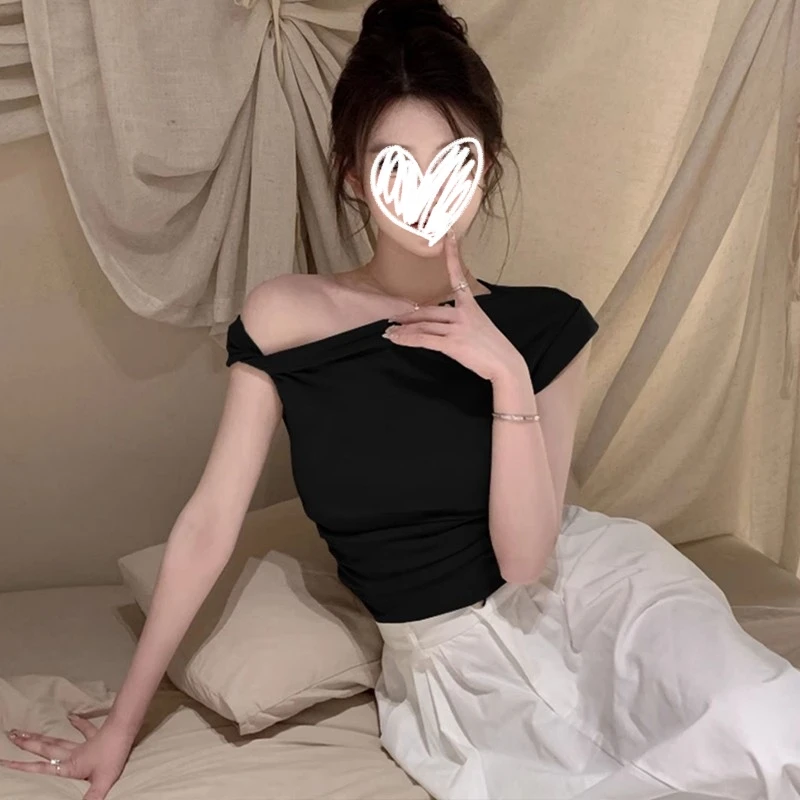 YIDENG2025夏季纯色斜领露肩T恤不规则斜肩领褶皱设计感上衣