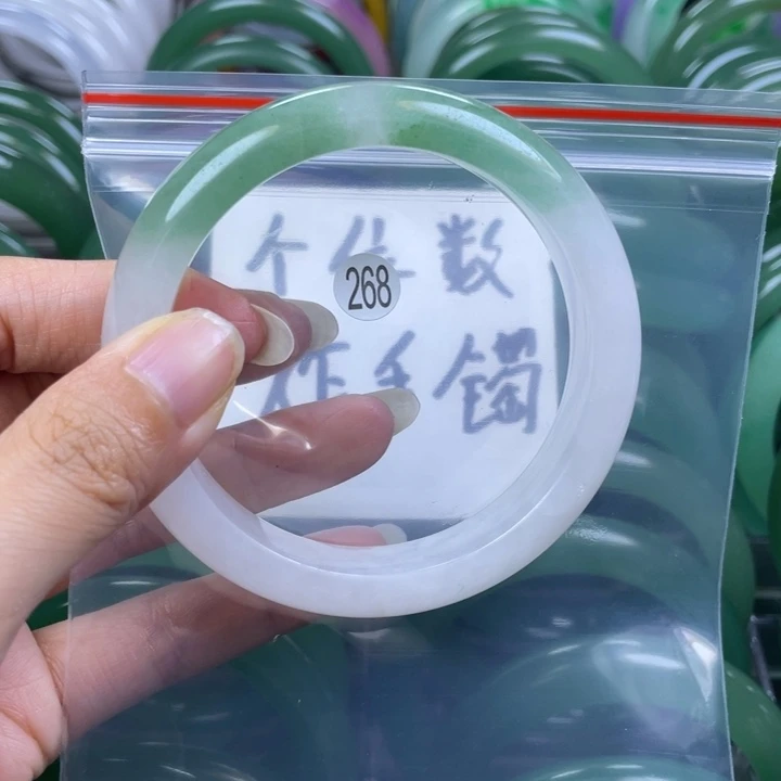 未镶嵌手镯石英质玉60