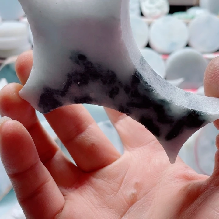 翡翠未镶嵌颈饰翡翠片料