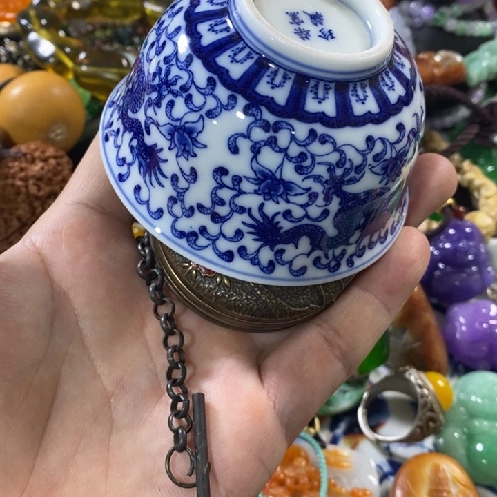 银***顾精品购物中心的经营