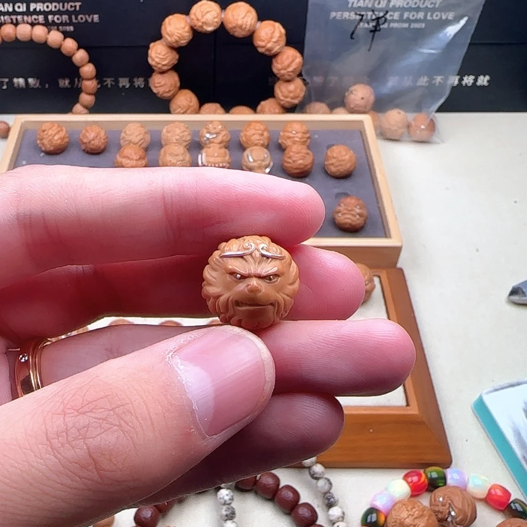 晋***】猴头核桃吊坠怒目大圣银孔冒17➕