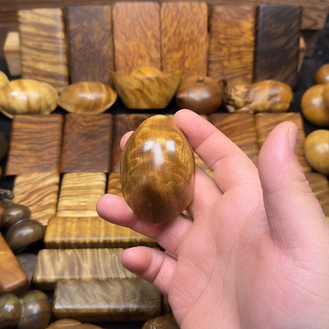 金丝楠映****红金丝楠木平安无事牌