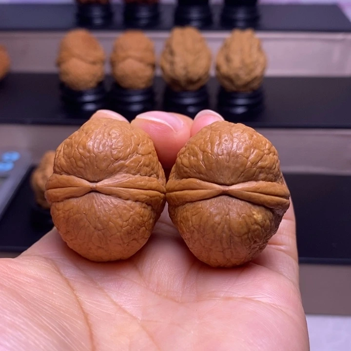 文玩核桃把件仙鹤顶48