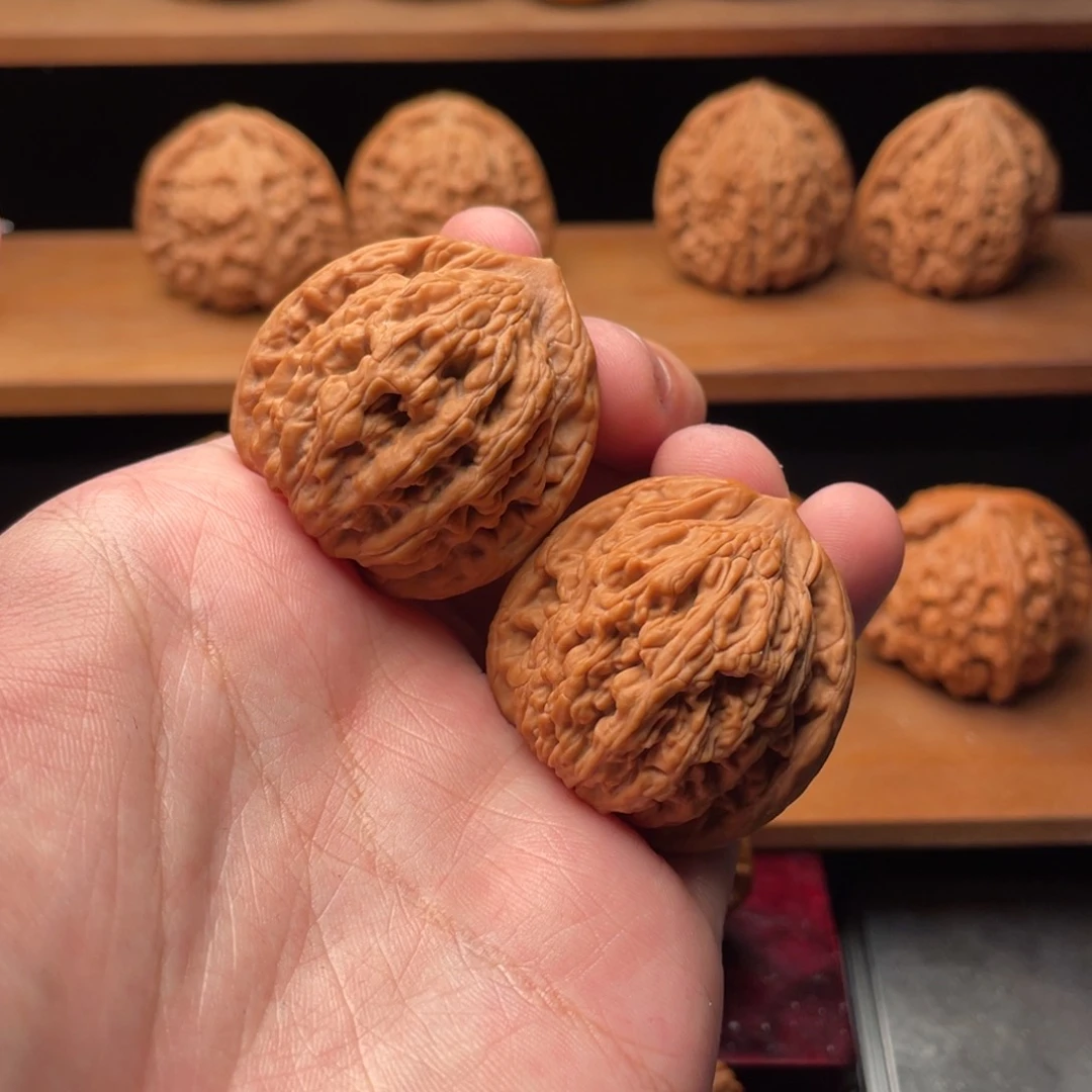 文玩核桃把件别*腾37小虎头