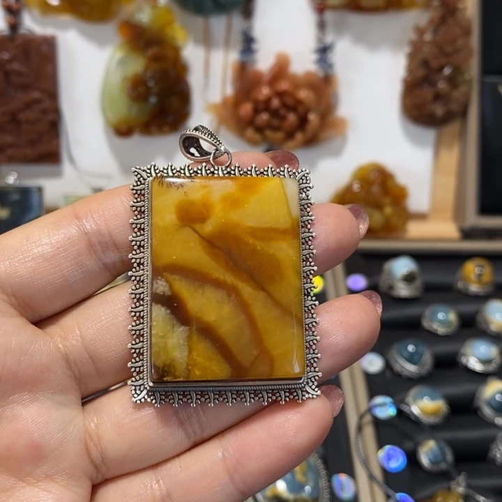 再***手蛇纹石玉银S925镶嵌颈饰