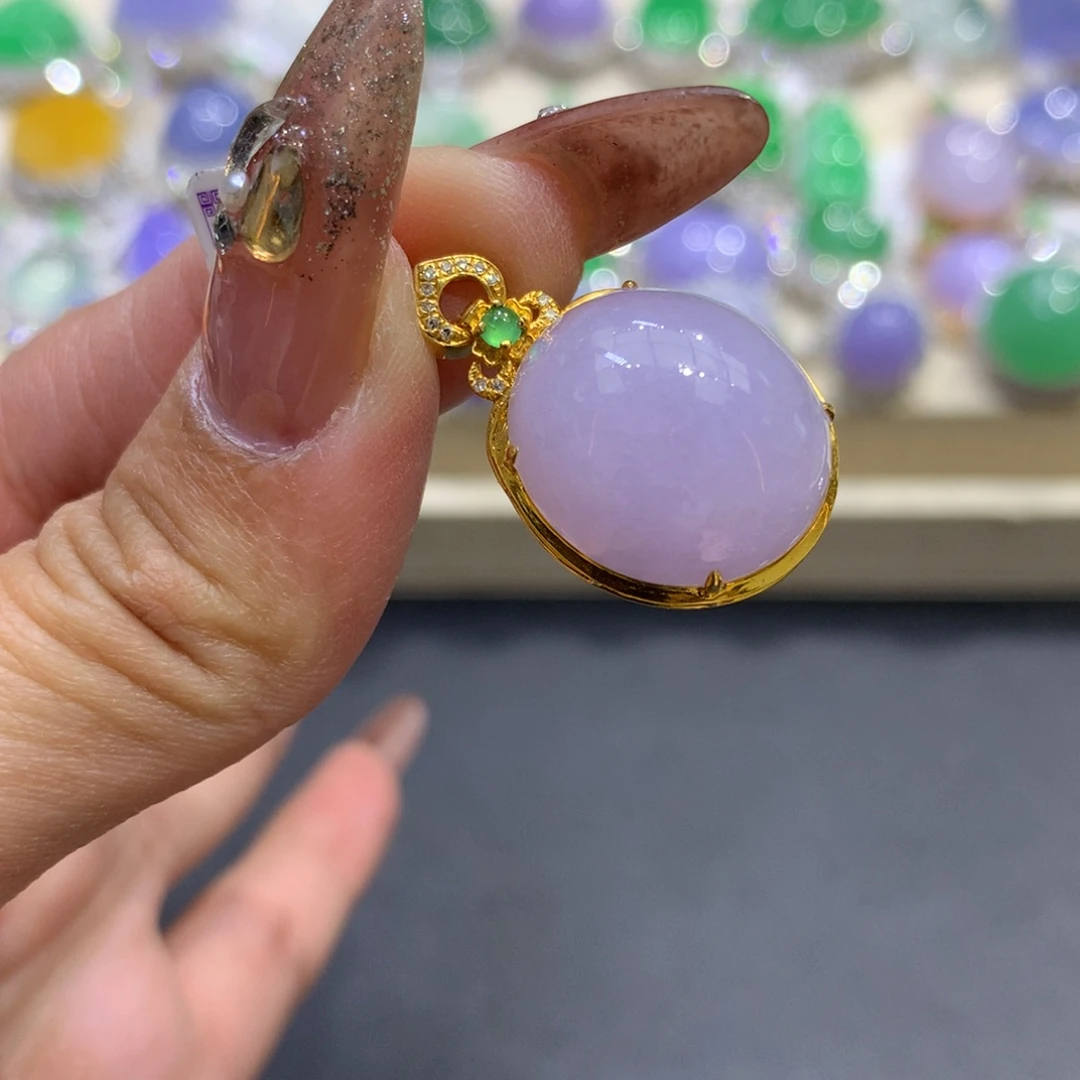 翡翠颈饰18K金镶嵌翡翠