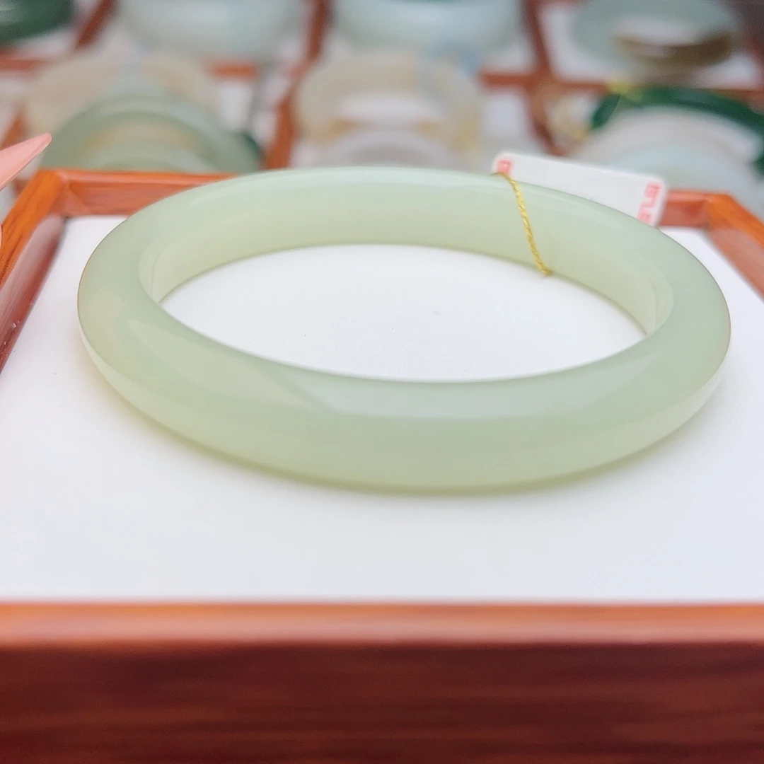 和田玉未镶嵌手镯54