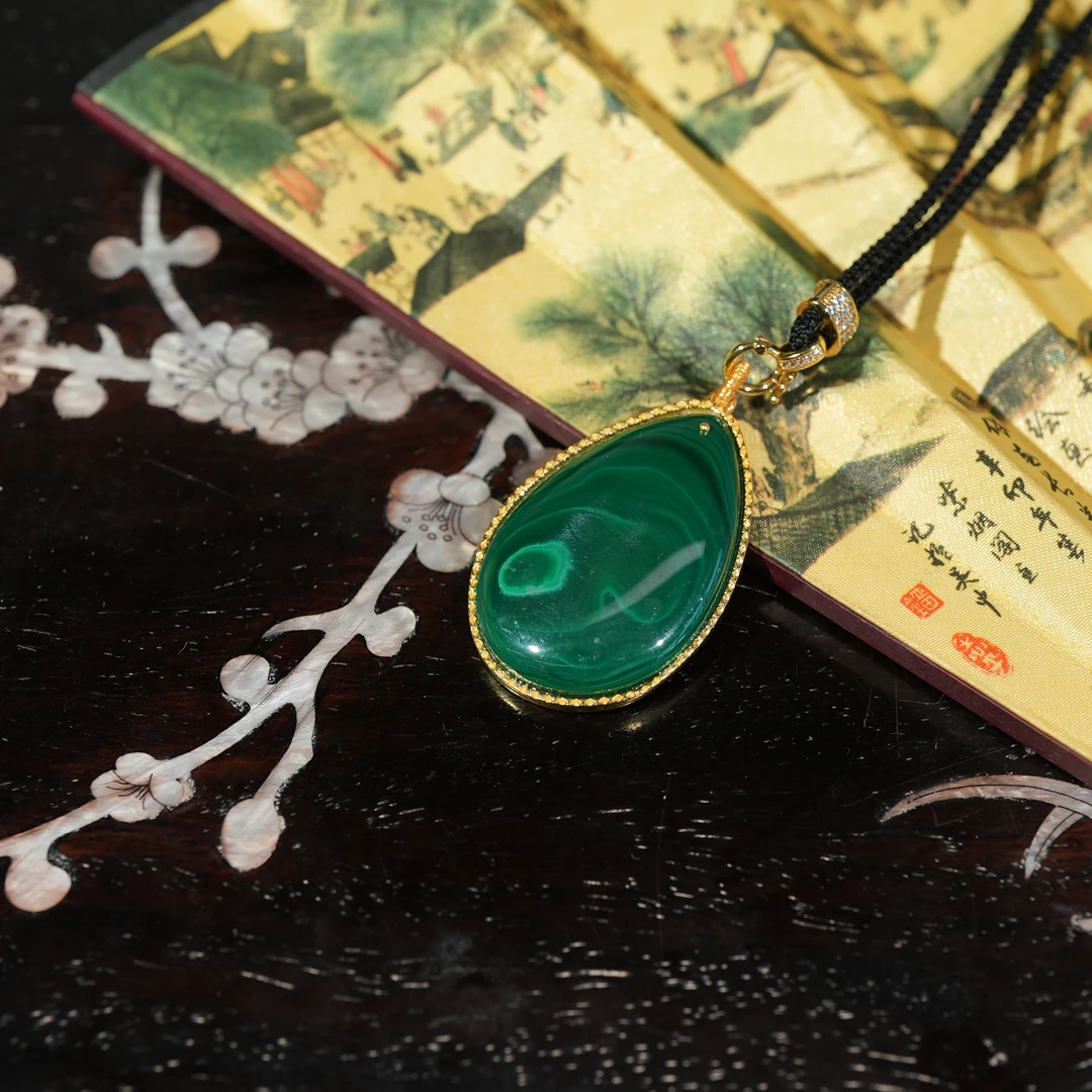 香港王老板-孔雀石镶嵌吊坠a1807