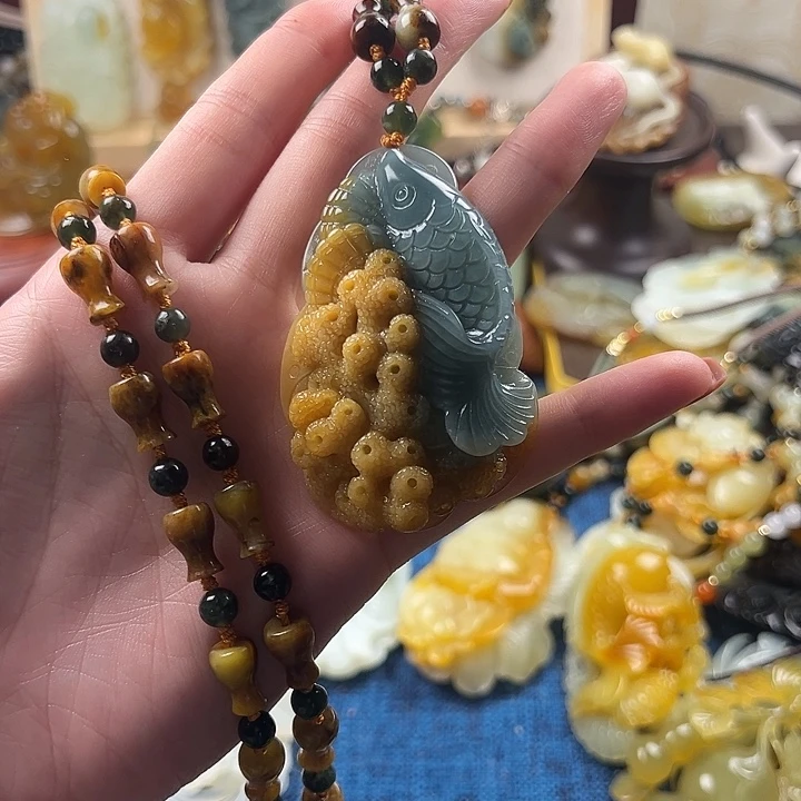 蛇纹石玉合金颈饰