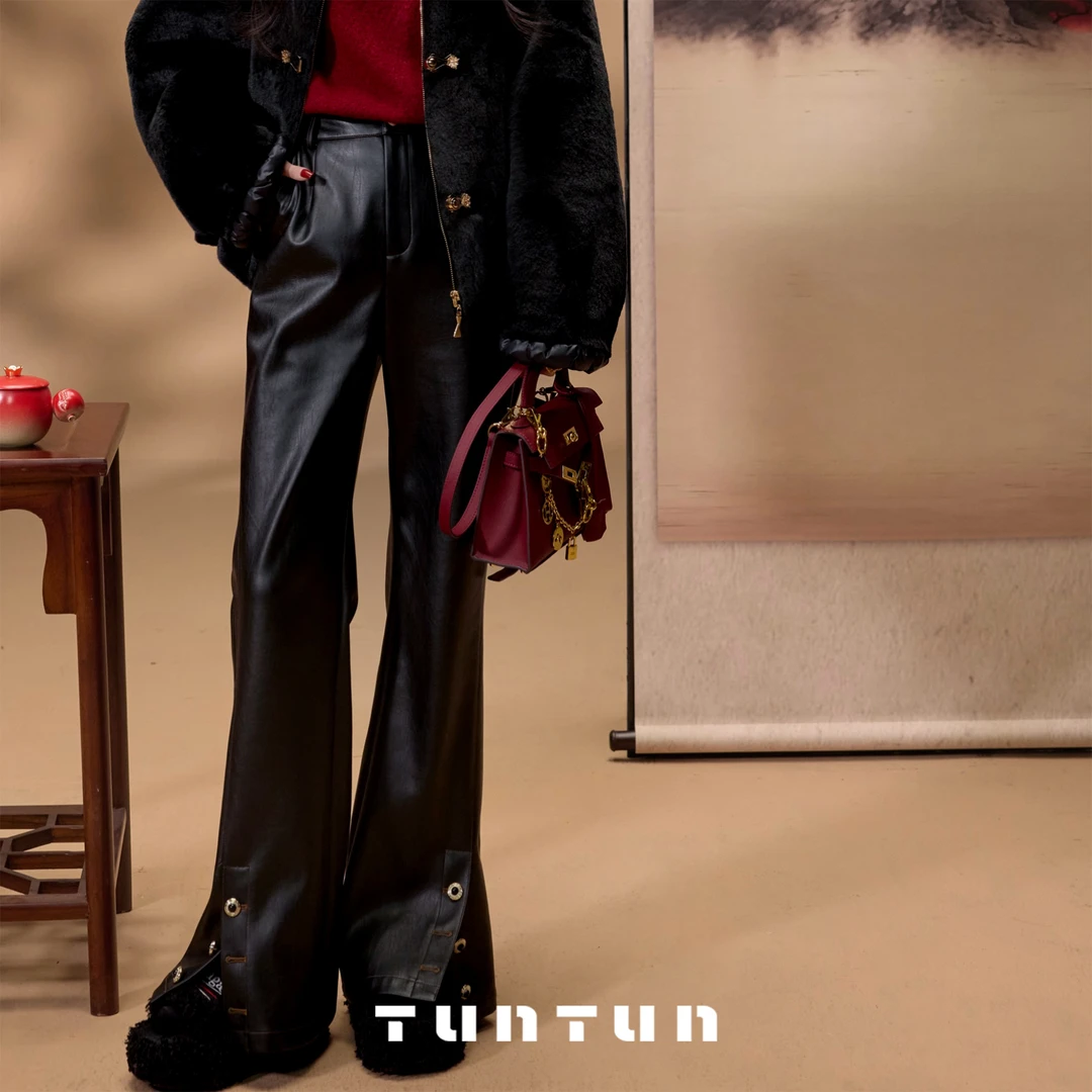 吞吞TUNT【超模基因】做回拽姐 微喇纽扣开衩后腰松紧皮裤4