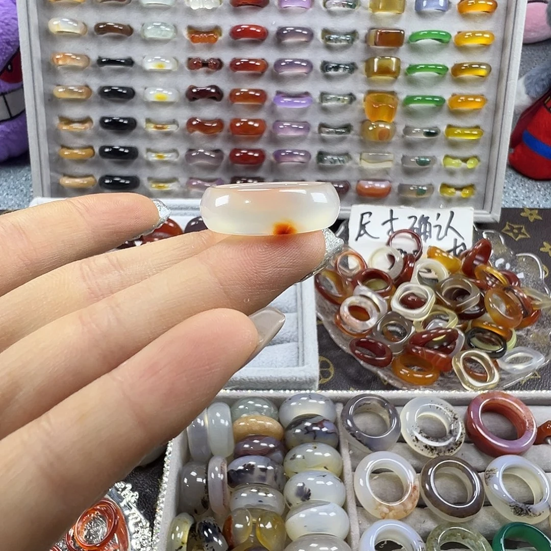 玛瑙/玉髓未镶嵌戒圈B11不退换20.3港24