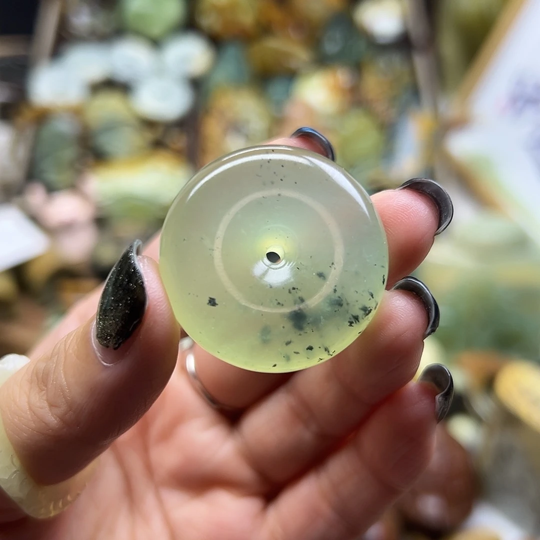 岫玉未镶嵌颈饰岫玉水墨平安扣