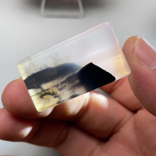 玛瑙/玉髓颈饰未镶嵌墨*