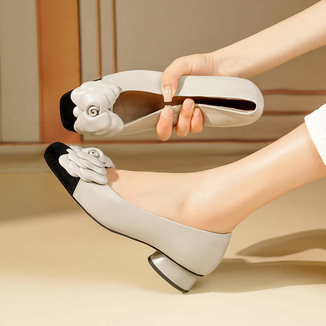 法式小香风中跟拼色山茶花单鞋春秋2025新款粗跟浅口百搭通勤女鞋