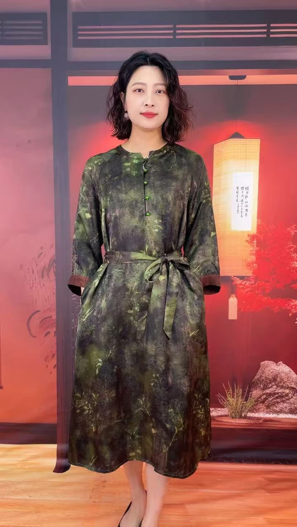 九分袖织金提花花萝中长款绿色香云纱连衣裙气质水墨画复古宽松秋