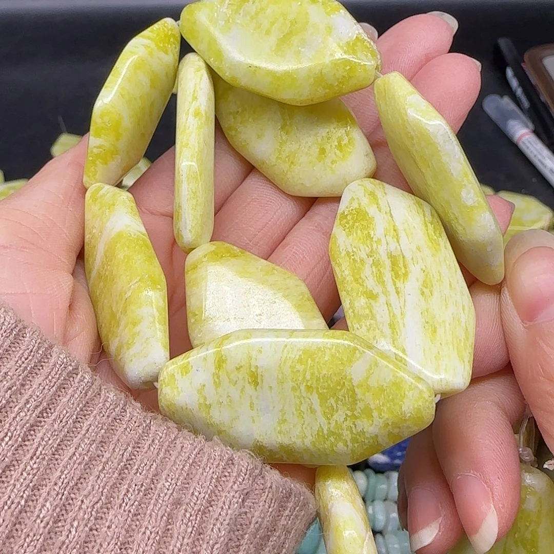 玛瑙/玉髓合金珠宝半成品岫玉20-34mm一条