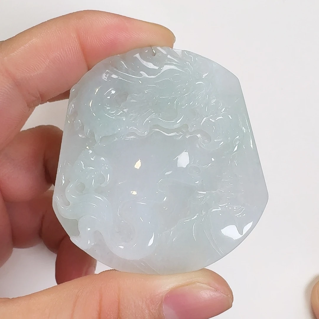 翡翠颈饰未镶嵌龙牌
