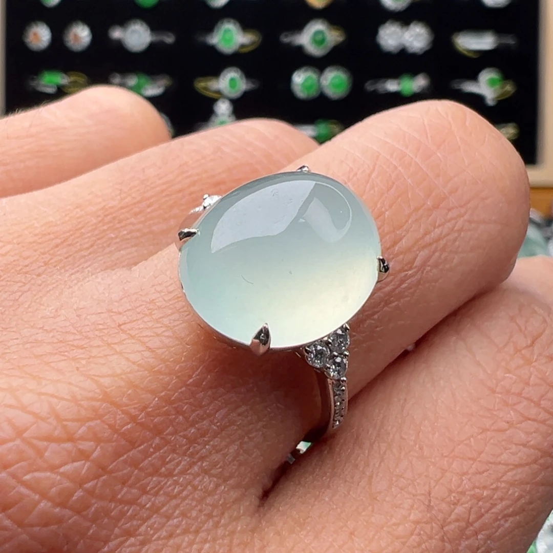 翡翠18K金镶嵌颈饰戒指