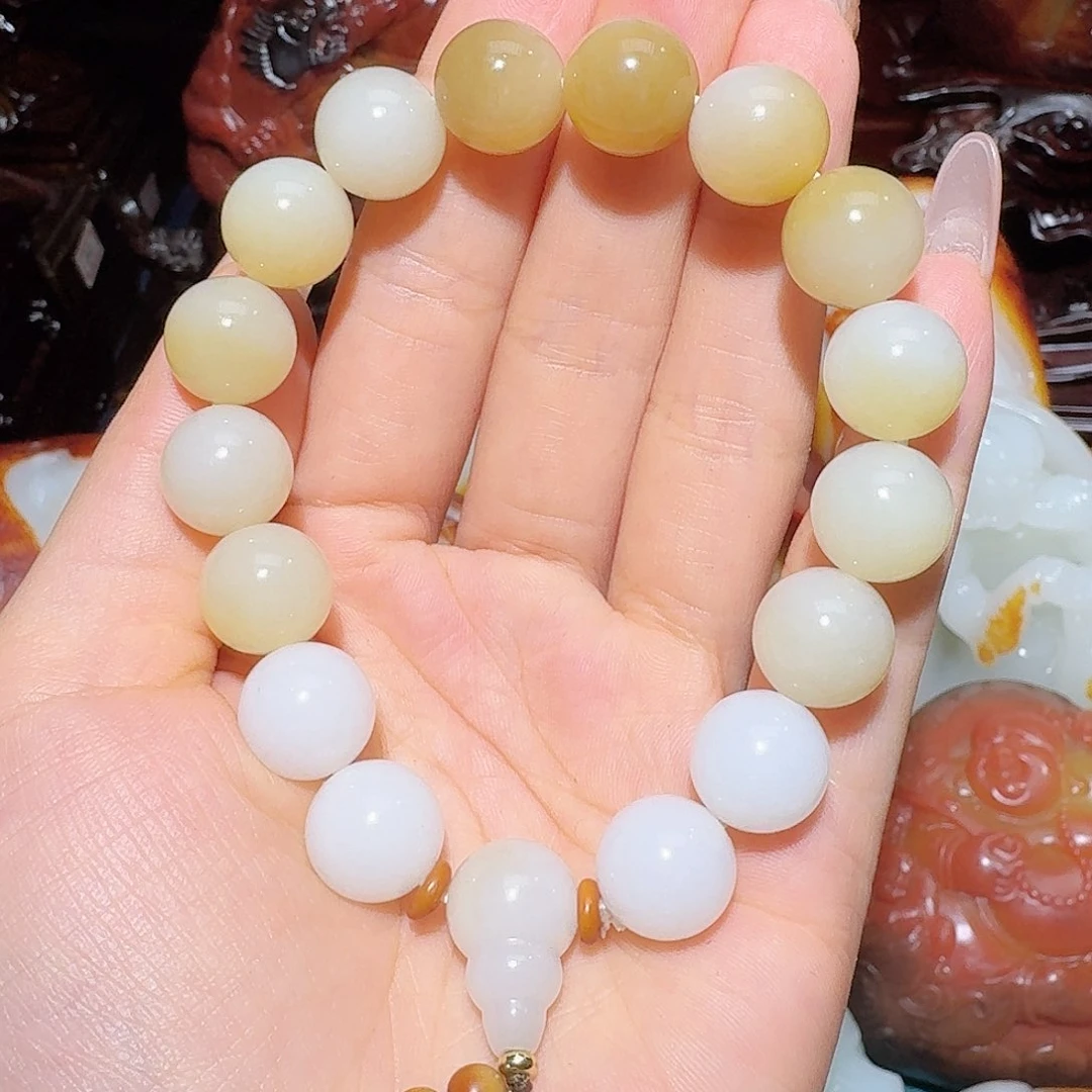 和田玉未镶嵌把件